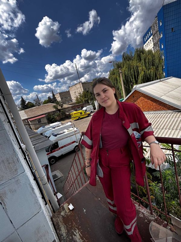 Жительница Луганска Любовь Павловна И. (81 год) просит выразить огромную благодарность сотрудникам Луганского республиканского центра экстренной медицинской помощи и медицины катастроф за оказанную помощь