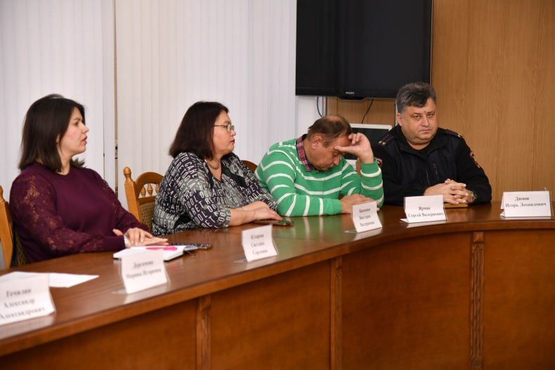 Проведено заседание Комиссии по делам несовершеннолетних и защите их прав Проведено заседание Комиссии по делам несовершеннолетних и защите их прав
