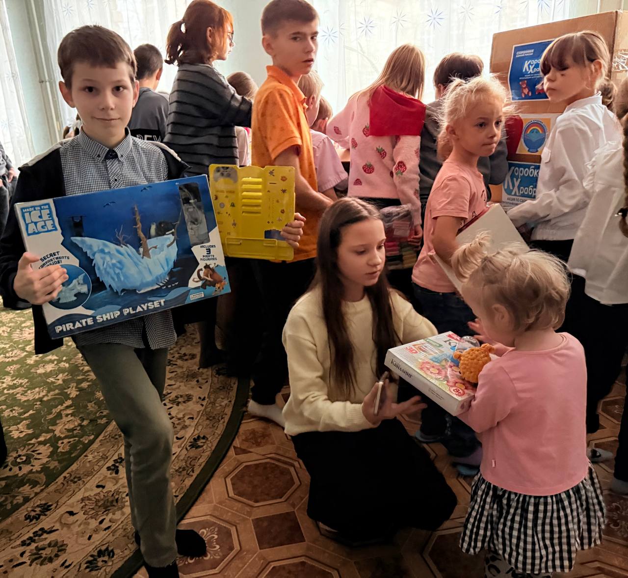 Сергей Козенко: Сегодня совместно с заместителем секретаря местного отделения партии «Единая Россия» в сфере молодежи Юлией Котовской посетил детский дом — структурное подразделение Краснодонского УВК «Забота» в разгар... Сергей Козенко: Сегодня совместно с заместителем секретаря местного отделения партии «Единая Россия» в сфере молодежи Юлией Котовской посетил детский дом — структурное подразделение Краснодонского УВК «Забота» в разгар...