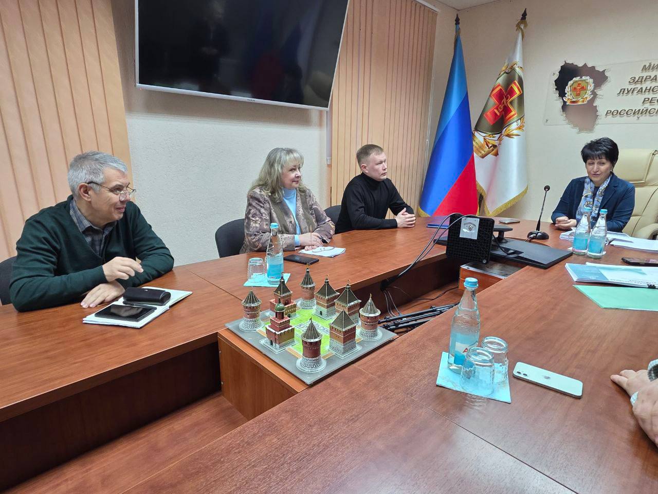 Наталия Пащенко: В Минздраве ЛНР состоялось совещание: федеральные специалисты прибыли для оказания медицинской помощи Наталия Пащенко: В Минздраве ЛНР состоялось совещание: федеральные специалисты прибыли для оказания медицинской помощи