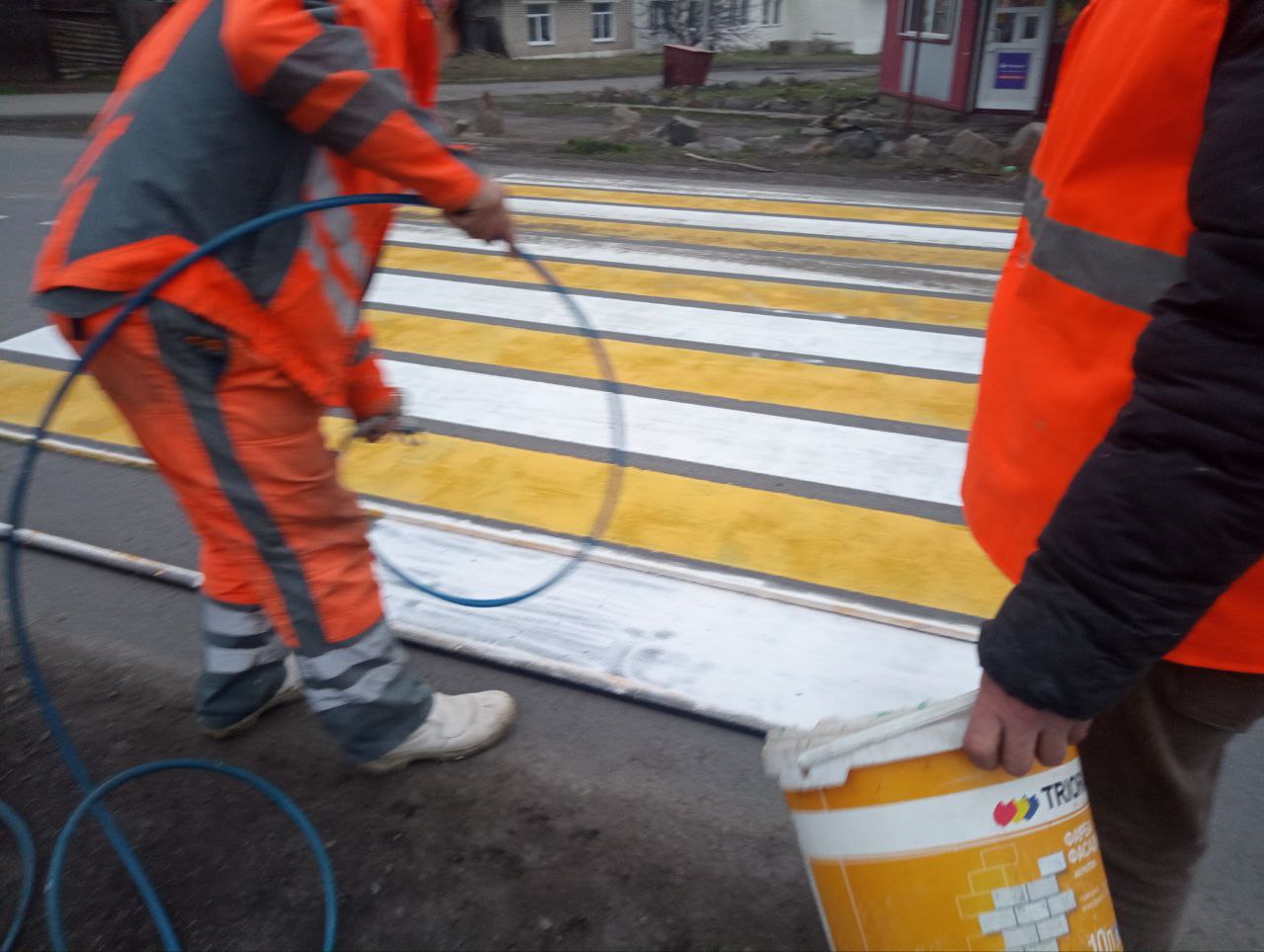 Сегодня в городском округе город Ровеньки: выполнили обновление разметки на ул. Артема!