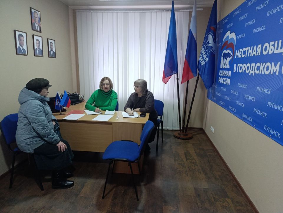 Продолжается Декада тематических приемов в общественной приемной «Единой России» Продолжается Декада тематических приемов в общественной приемной «Единой России»