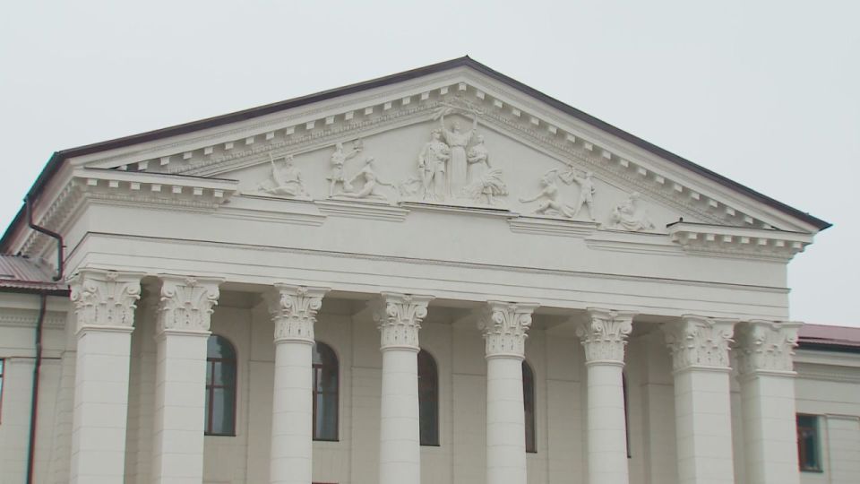 Тюменские строители завершили капитальный ремонт фасада здания ДК имени «Молодой Гвардии»