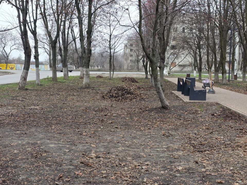 Коммунальщики в деле: Работы МУП "ЖЭК" по благоустройству Коммунальщики в деле: Работы МУП "ЖЭК" по благоустройству
