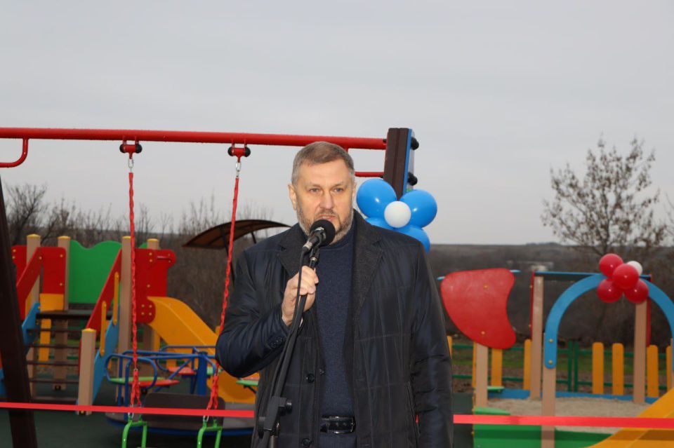 Евгений Бондарь: Торжественное открытие детской площадки «Затейники» Евгений Бондарь: Торжественное открытие детской площадки «Затейники»