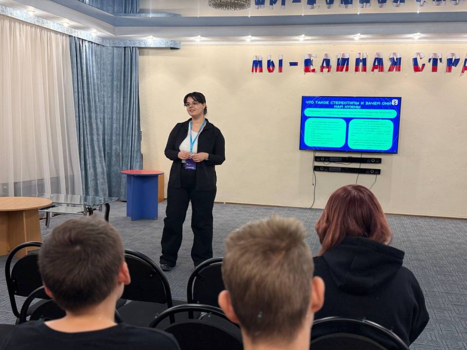 Продолжается реализация проекта «Мое право» для воспитанников Луганского детского дома Продолжается реализация проекта «Мое право» для воспитанников Луганского детского дома