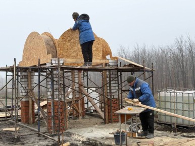 Сергей Колягин: К благоустройству места захоронения защитников Отечества подключились и специалисты Муниципального унитарного предприятия «Комбинат коммунальных услуг города Первомайска»