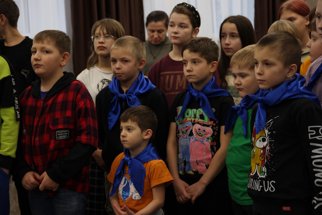 Активисты «Единой России» в рамках акции сторонников «Коробка храбрости» передали призы за смелость в Луганскую городскую детскую больницу №1 и в детское учреждение санаторного типа «Незабудка» Активисты «Единой России» в рамках акции сторонников «Коробка храбрости» передали призы за смелость в Луганскую городскую детскую больницу №1 и в детское учреждение санаторного типа «Незабудка»