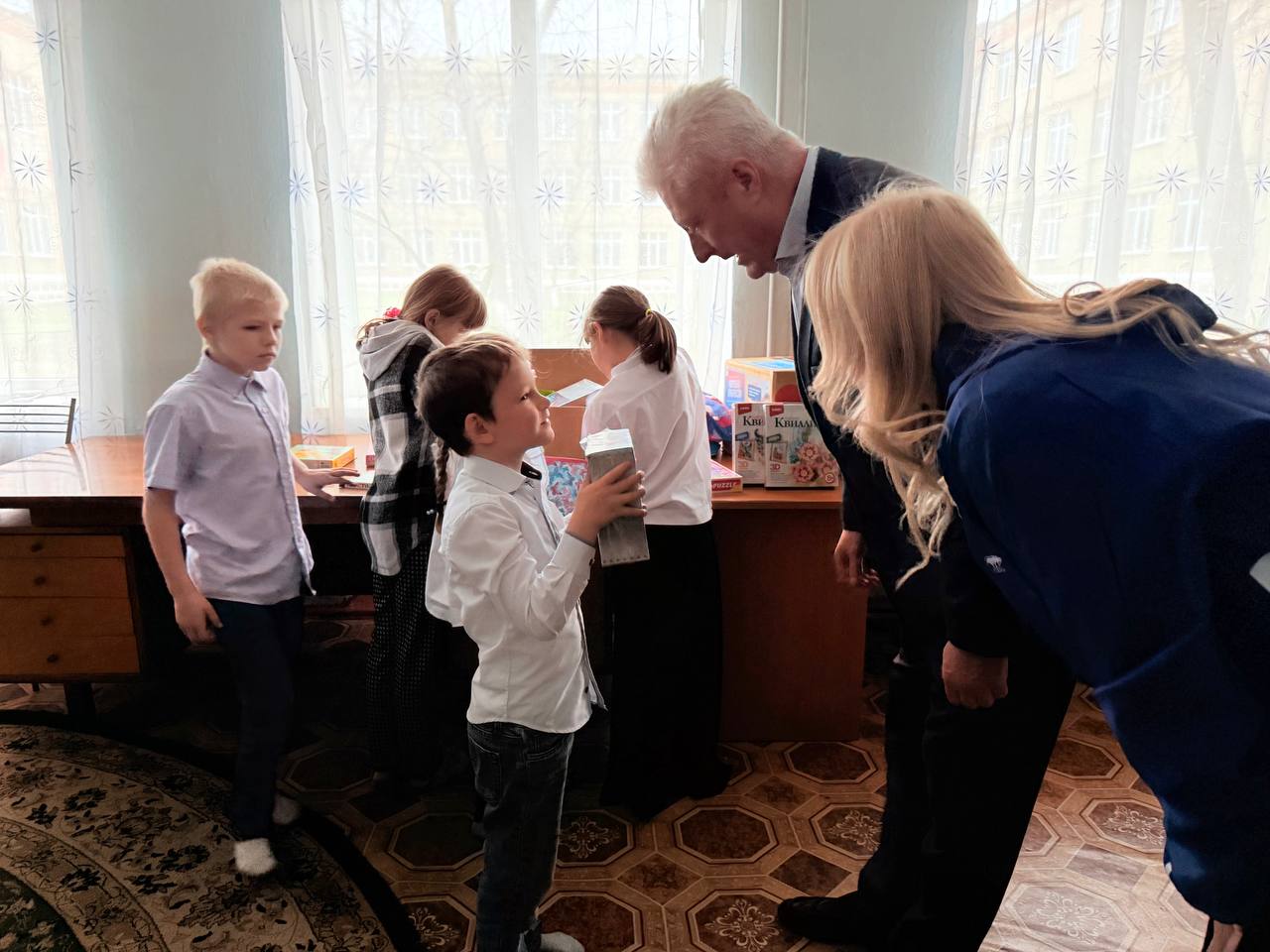 Сергей Козенко: Сегодня совместно с заместителем секретаря местного отделения партии «Единая Россия» в сфере молодежи Юлией Котовской посетил детский дом — структурное подразделение Краснодонского УВК «Забота» в разгар... Сергей Козенко: Сегодня совместно с заместителем секретаря местного отделения партии «Единая Россия» в сфере молодежи Юлией Котовской посетил детский дом — структурное подразделение Краснодонского УВК «Забота» в разгар...