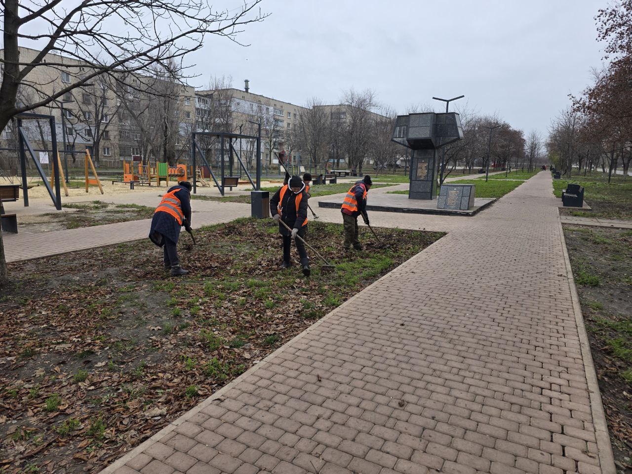 Коммунальщики в деле: Работы МУП "ЖЭК" по благоустройству Коммунальщики в деле: Работы МУП "ЖЭК" по благоустройству