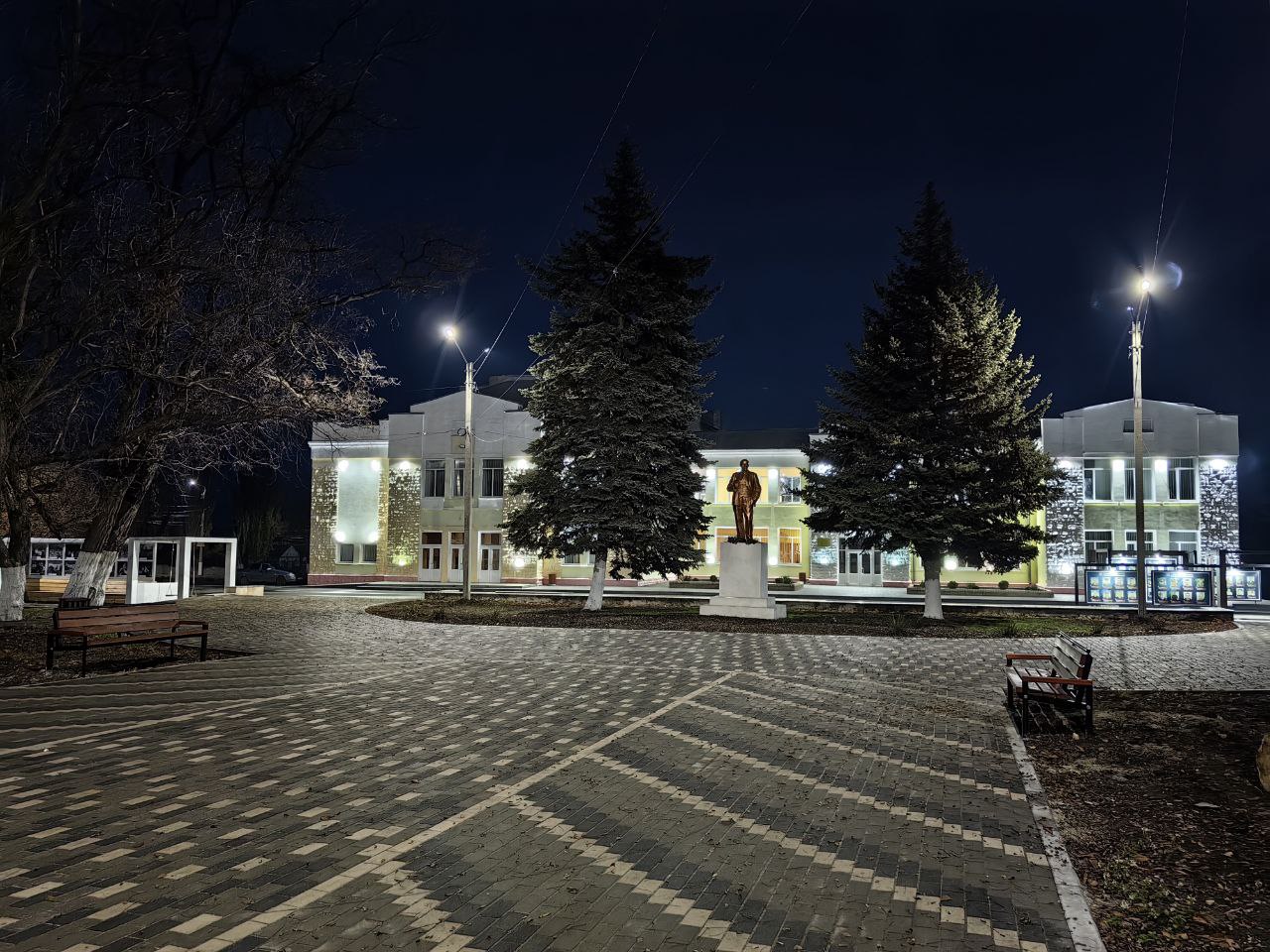 В парке им. Воровского Перевальского муниципального округа завершены работы по благоустройству В парке им. Воровского Перевальского муниципального округа завершены работы по благоустройству
