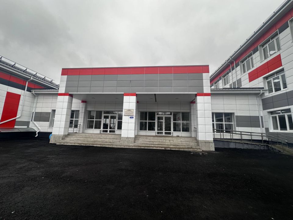 Константин Бутримов: На страже будущего: контроль за ремонтом школ в Антраците