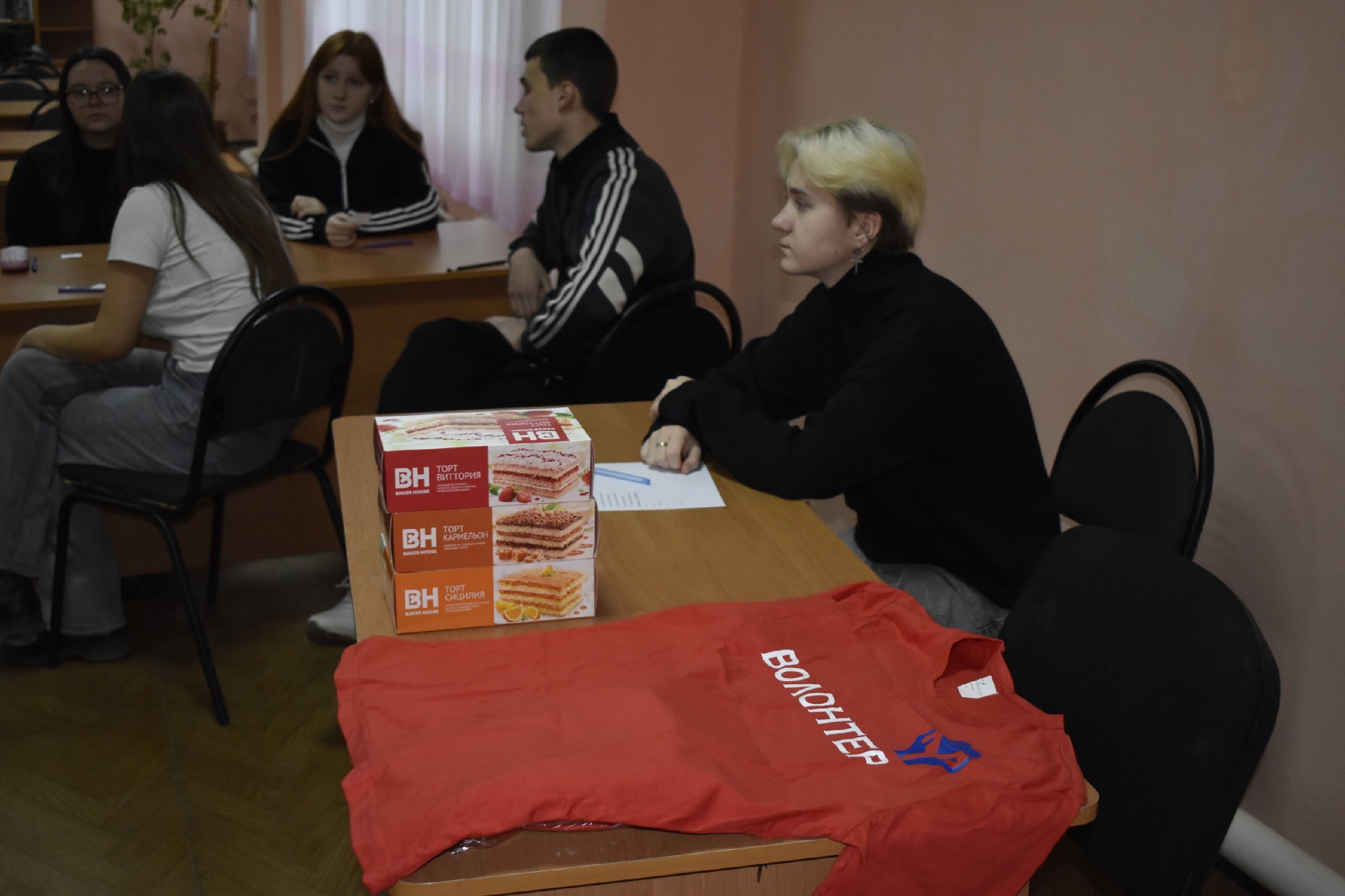 В Брянковском колледже ЛГПУ прошёл квиз, посвящённый Международному дню волонтёра В Брянковском колледже ЛГПУ прошёл квиз, посвящённый Международному дню волонтёра