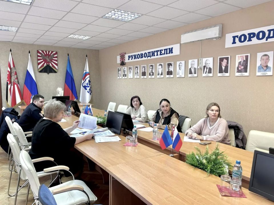 В АДМИНИСТРАЦИИ СОСТОЯЛОСЬ ЗАСЕДАНИЕ РАБОЧЕЙ ГРУППЫ ПО ПРОТИВОДЕЙСТВИЮ НЕЛЕГАЛЬНОЙ ЗАНЯТОСТИ В АДМИНИСТРАЦИИ СОСТОЯЛОСЬ ЗАСЕДАНИЕ РАБОЧЕЙ ГРУППЫ ПО ПРОТИВОДЕЙСТВИЮ НЕЛЕГАЛЬНОЙ ЗАНЯТОСТИ