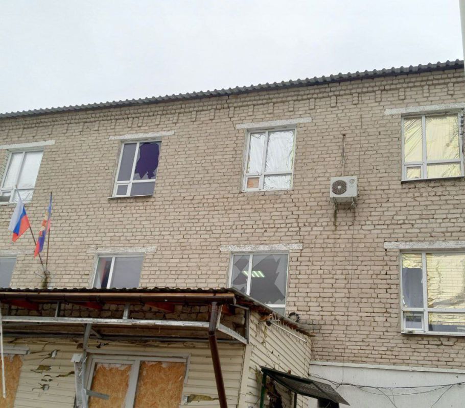 ВСУ атаковали центральную городскую больницу в Сватово ВСУ атаковали центральную городскую больницу в Сватово