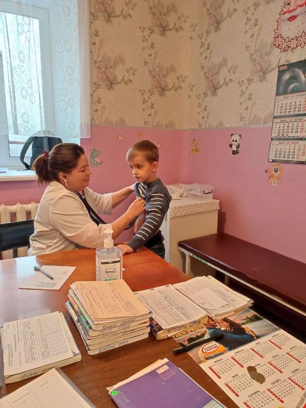 Оренбургские педиатры продолжают помогать перевальчанам