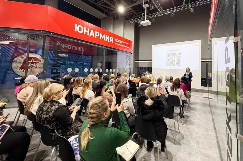 В Свердловске прошло просветительское мероприятие для родительской общественности В Свердловске прошло просветительское мероприятие для родительской общественности