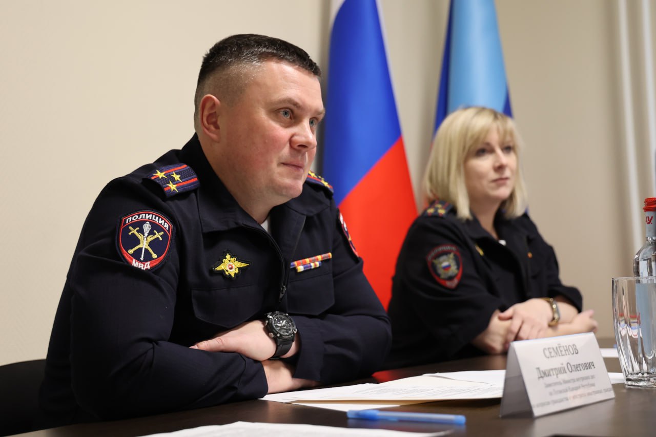 111Замминистра внутренних дел по вопросам гражданства и регистрации иностранных граждан Дмитрий Семёнов встретился с представителями региональных вузов 111Замминистра внутренних дел по вопросам гражданства и регистрации иностранных граждан Дмитрий Семёнов встретился с представителями региональных вузов