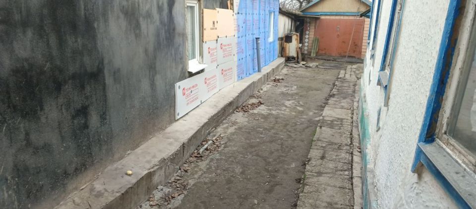 Выходом на место представителями управления архитектуры, градостроительства и земельных отношений Администрации городского округа Ровеньки было рассмотрено обращение по адресу: Российская Федерация, Луганская Народная...