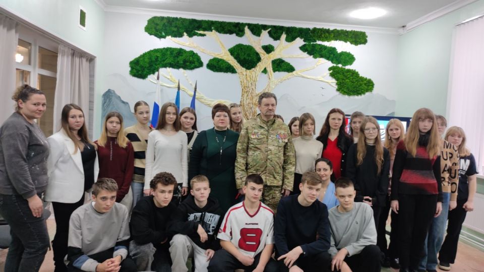 3 декабря в лекционном зале молодежного пространства «Будь собой!» Дворца культуры «Юность» состоялось важное патриотическое мероприятие — час в историю под названием «Твой подвиг, солдат, не забыт!» 3 декабря в лекционном зале молодежного пространства «Будь собой!» Дворца культуры «Юность» состоялось важное патриотическое мероприятие — час в историю под названием «Твой подвиг, солдат, не забыт!»