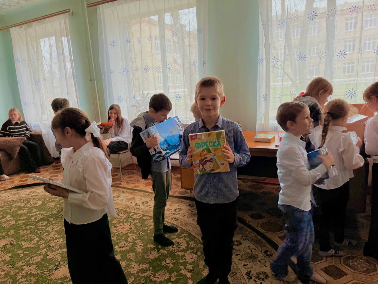 Сергей Козенко: Сегодня совместно с заместителем секретаря местного отделения партии «Единая Россия» в сфере молодежи Юлией Котовской посетил детский дом — структурное подразделение Краснодонского УВК «Забота» в разгар... Сергей Козенко: Сегодня совместно с заместителем секретаря местного отделения партии «Единая Россия» в сфере молодежи Юлией Котовской посетил детский дом — структурное подразделение Краснодонского УВК «Забота» в разгар...