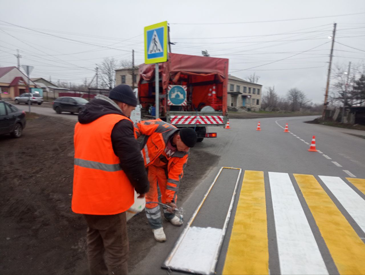 Сегодня в городском округе город Ровеньки: выполнили обновление разметки на ул. Артема! Сегодня в городском округе город Ровеньки: выполнили обновление разметки на ул. Артема!