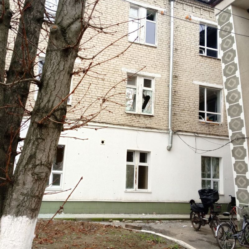 ВСУ атаковали центральную городскую больницу в Сватово ВСУ атаковали центральную городскую больницу в Сватово