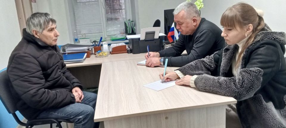 Во второй день декады приёмов, посвящённый жилищно-коммунальной тематике, в Рубежанской местной общественной приёмной состоялись встречи с жителями города Рубежное Во второй день декады приёмов, посвящённый жилищно-коммунальной тематике, в Рубежанской местной общественной приёмной состоялись встречи с жителями города Рубежное