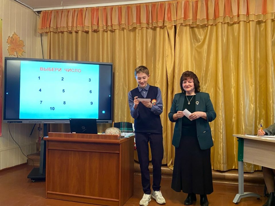 Математический КВН прошел в Лутугинской средней школе №1 Математический КВН прошел в Лутугинской средней школе №1