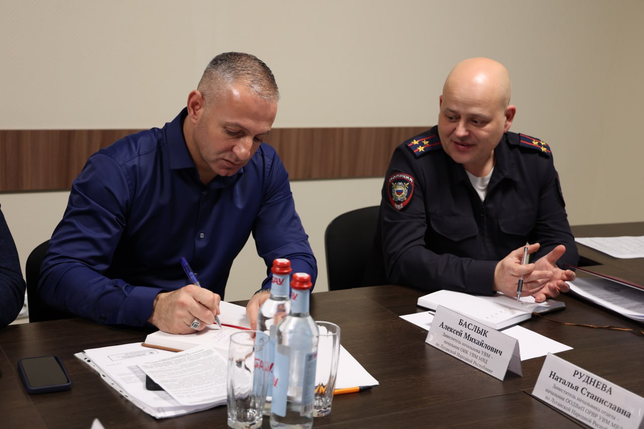 111Замминистра внутренних дел по вопросам гражданства и регистрации иностранных граждан Дмитрий Семёнов встретился с представителями региональных вузов 111Замминистра внутренних дел по вопросам гражданства и регистрации иностранных граждан Дмитрий Семёнов встретился с представителями региональных вузов