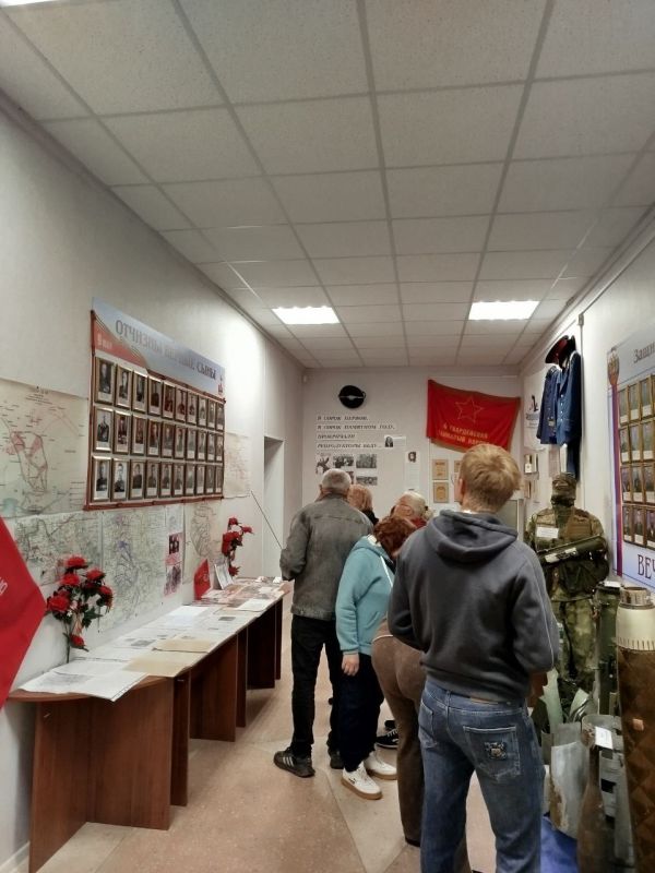 В Новоайдарском краеведческом музее открылась выставка, посвященная Дню неизвестного Солдата В Новоайдарском краеведческом музее открылась выставка, посвященная Дню неизвестного Солдата