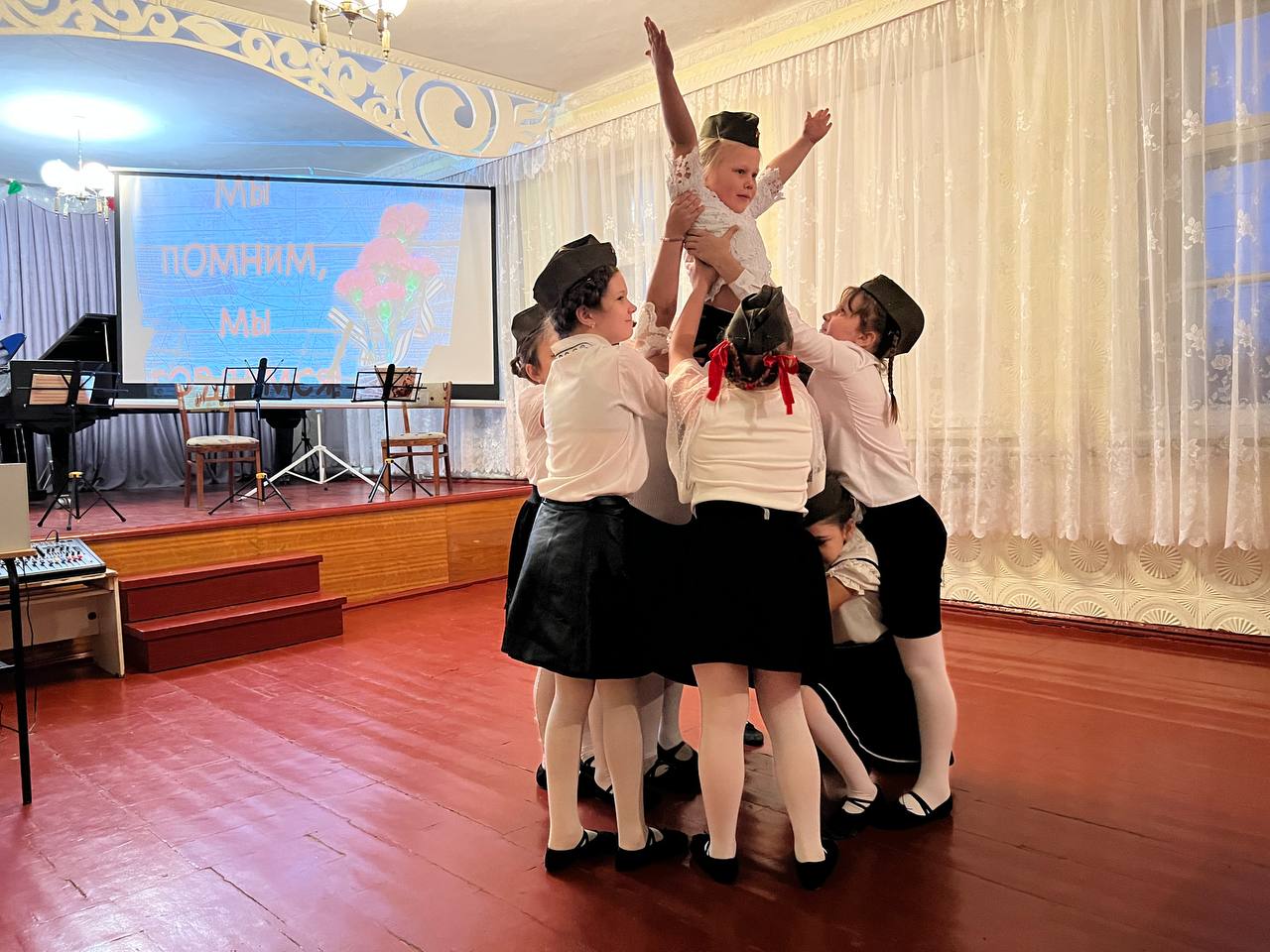 НИКТО НЕ ЗАБЫТ, НИЧТО НЕ ЗАБЫТО! НИКТО НЕ ЗАБЫТ, НИЧТО НЕ ЗАБЫТО!