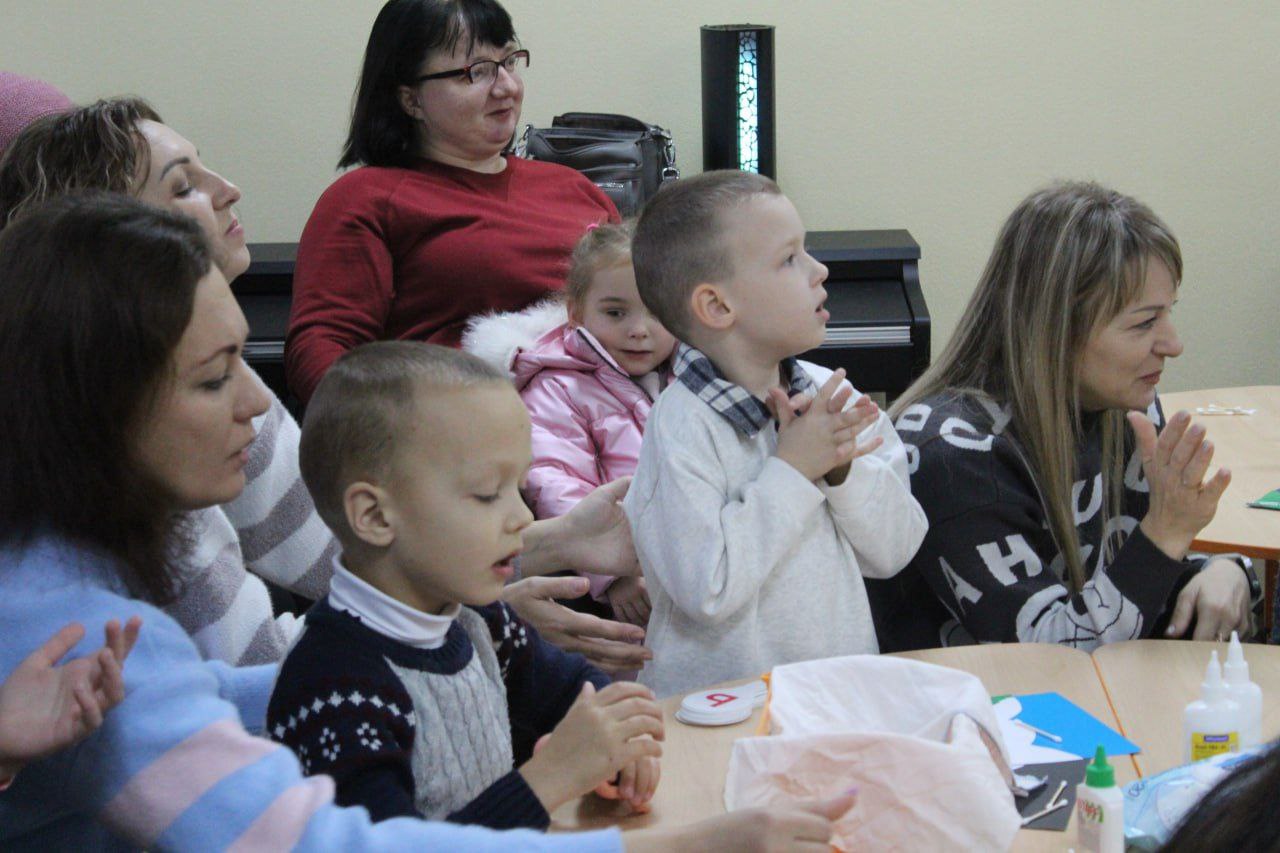 Яна Сылкина: В Северодонецке продолжается Декада добрых дел, посвящённая Дню рожденья партии "ЕДИНАЯ РОССИЯ" Яна Сылкина: В Северодонецке продолжается Декада добрых дел, посвящённая Дню рожденья партии "ЕДИНАЯ РОССИЯ"