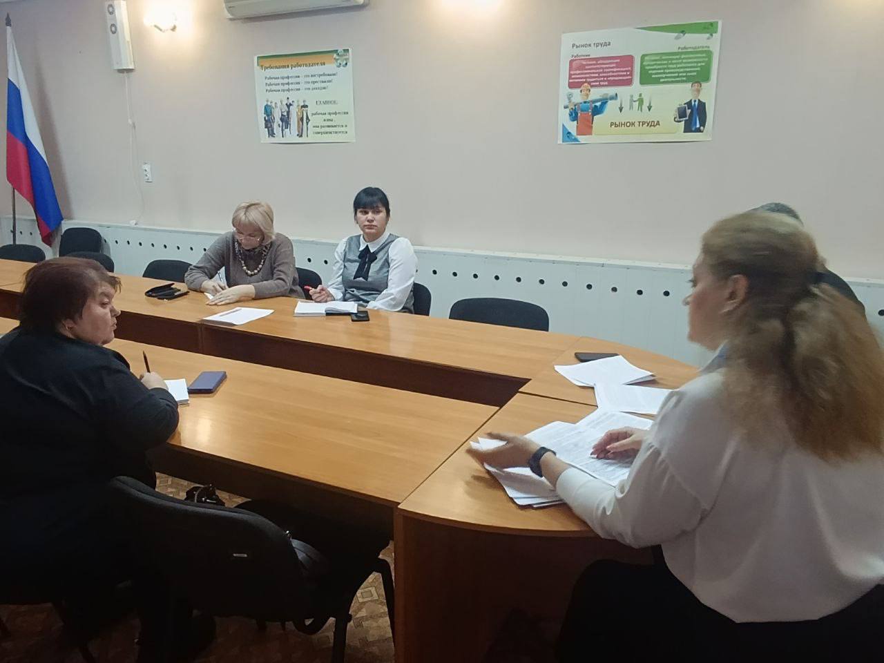 В рамках партийного проекта "Моя карьера с Единой Россией" 03 декабря 2025 года в территориальном отделении ГКУ «Республиканский центр занятости населения ЛНР» в городе Брянке был проведен семинар, в котором приняли участие... В рамках партийного проекта "Моя карьера с Единой Россией" 03 декабря 2025 года в территориальном отделении ГКУ «Республиканский центр занятости населения ЛНР» в городе Брянке был проведен семинар, в котором приняли участие...