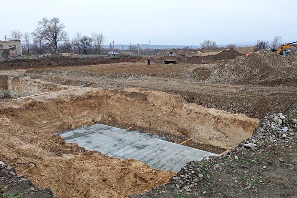 Специалисты готовят площадку для строительства очистных сооружений