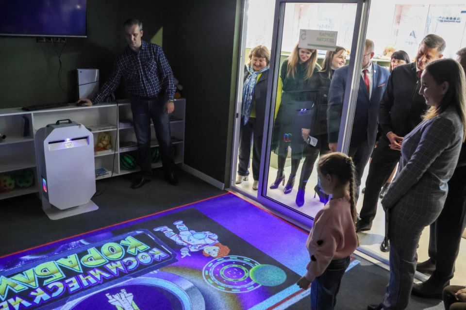 В Перевальске открыли модельную библиотеку нового поколения «Библиопортал» В Перевальске открыли модельную библиотеку нового поколения «Библиопортал»