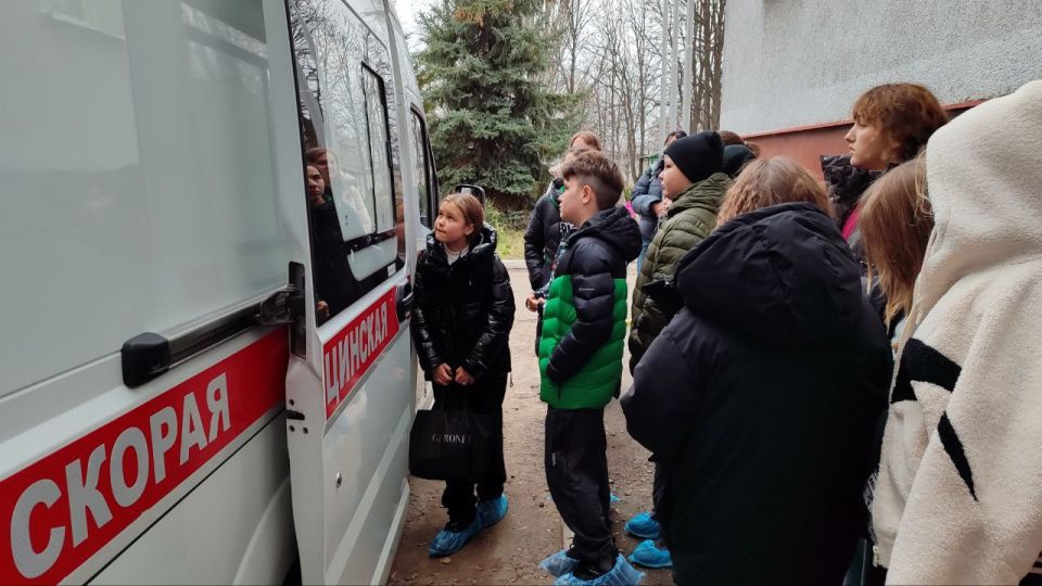 Профориентационная экскурсия прошла в Луганском центре медицины катастроф Профориентационная экскурсия прошла в Луганском центре медицины катастроф