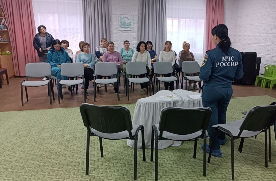 Сотрудники отдела надзорной деятельности и профилактической работы по городу Северодонецку УНД и ПР ГУ МЧС России по ЛНР провели урок безопасности в учебных учреждениях Сотрудники отдела надзорной деятельности и профилактической работы по городу Северодонецку УНД и ПР ГУ МЧС России по ЛНР провели урок безопасности в учебных учреждениях
