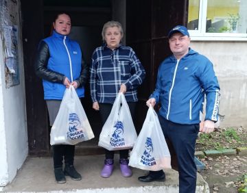 Первомайские единороссы оказали помощь одинокой пожилой женщине