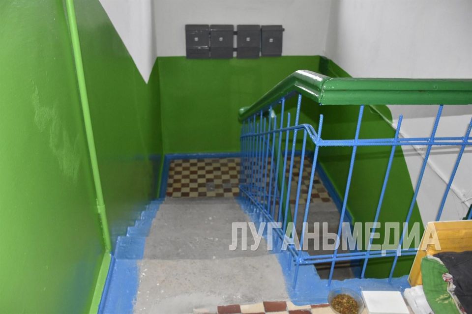Единая управляющая компания в текущем году отремонтировала 29 подъездов в Краснолучском округе Единая управляющая компания в текущем году отремонтировала 29 подъездов в Краснолучском округе