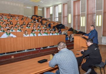 Встреча с участниками СВО была организована для студентов Луганского медико-биологического лицея-интерната и Луганского государственного медицинского университета имени Святителя Луки