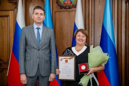 Директор Луганской академический филармонии награждена медалью к 80-летию Победы