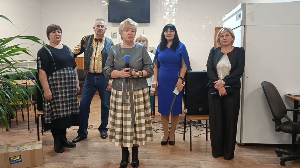 ДОБРО И ВНИМАНИЕ. В Международный день инвалидов депутат Совета Ровеньковского городского округа от фракции ЛДПР Елена Польжок посетила Ровеньковский дом-интернат для граждан преклонного возраста и инвалидов ДОБРО И ВНИМАНИЕ. В Международный день инвалидов депутат Совета Ровеньковского городского округа от фракции ЛДПР Елена Польжок посетила Ровеньковский дом-интернат для граждан преклонного возраста и инвалидов