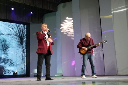 В Ровеньках состоялся творческий вечер Виталия Воробьёва "60 лет на сцене!"