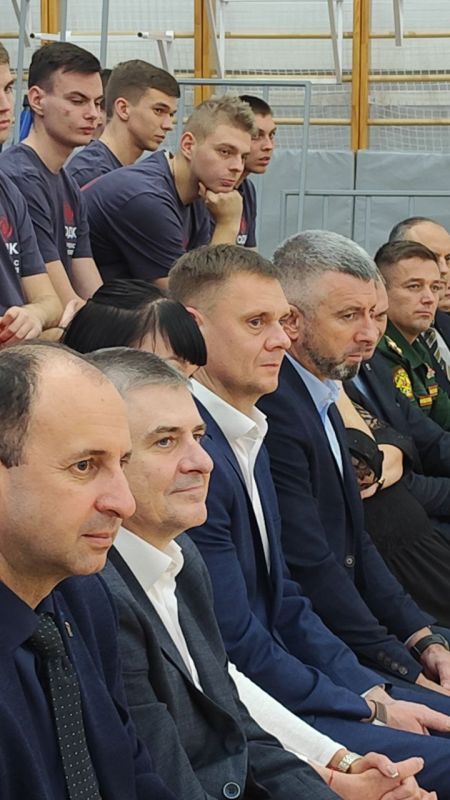 Игорь Рябушкин: Сегодня с огромным удовольствием в качестве почетного гостя приветствовал команду «Луганские виртуозы» на открытии регионального этапа Всероссийского конкурса «Кадры для цифровой промышленности. Создание... Игорь Рябушкин: Сегодня с огромным удовольствием в качестве почетного гостя приветствовал команду «Луганские виртуозы» на открытии регионального этапа Всероссийского конкурса «Кадры для цифровой промышленности. Создание...