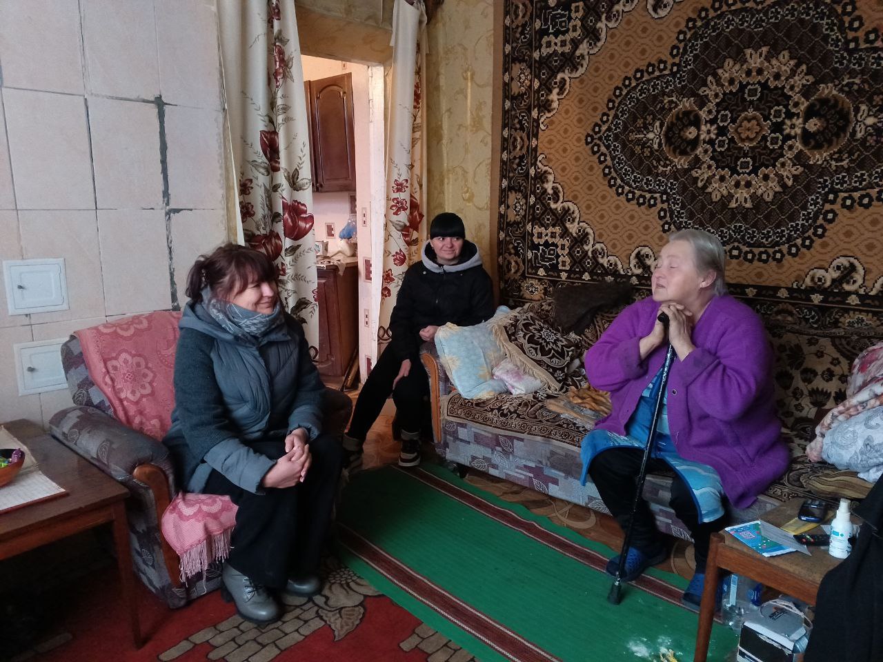 Сотрудники отдела жизнеобеспечения пгт Михайловка с особым трепетом осуществили адресную гуманитарную поддержку жительнице Тимофеенко Татьяне Николаевне, которая оказалась в непростой жизненной ситуации Сотрудники отдела жизнеобеспечения пгт Михайловка с особым трепетом осуществили адресную гуманитарную поддержку жительнице Тимофеенко Татьяне Николаевне, которая оказалась в непростой жизненной ситуации