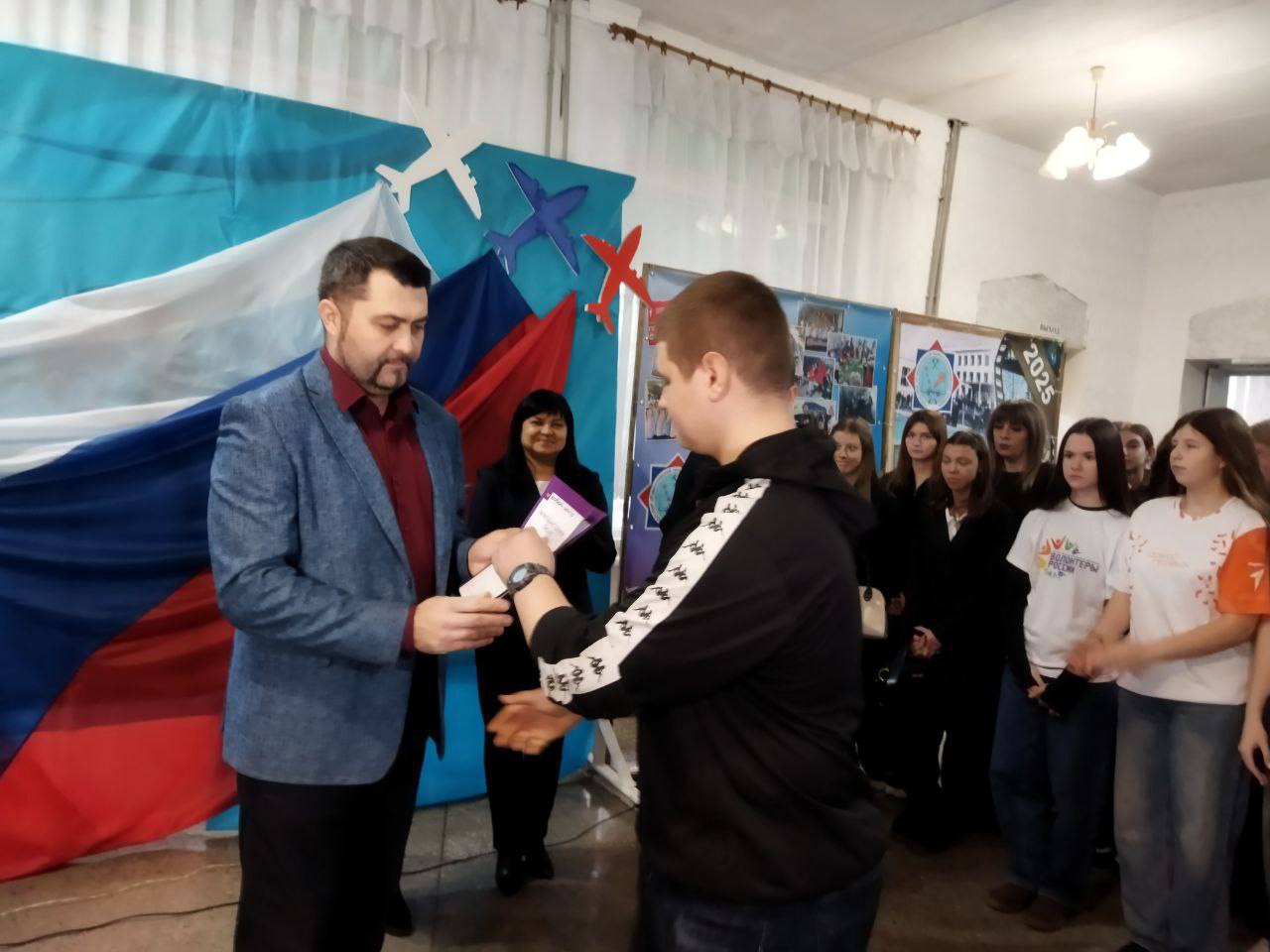 Андрей Рубанцов: Сегодня в Ровеньковском технико-экономическом колледже состоялось торжественное открытие «Добро.Центра», который станет площадкой для активного участия молодежи в благотворительных и социальных проектах Андрей Рубанцов: Сегодня в Ровеньковском технико-экономическом колледже состоялось торжественное открытие «Добро.Центра», который станет площадкой для активного участия молодежи в благотворительных и социальных проектах