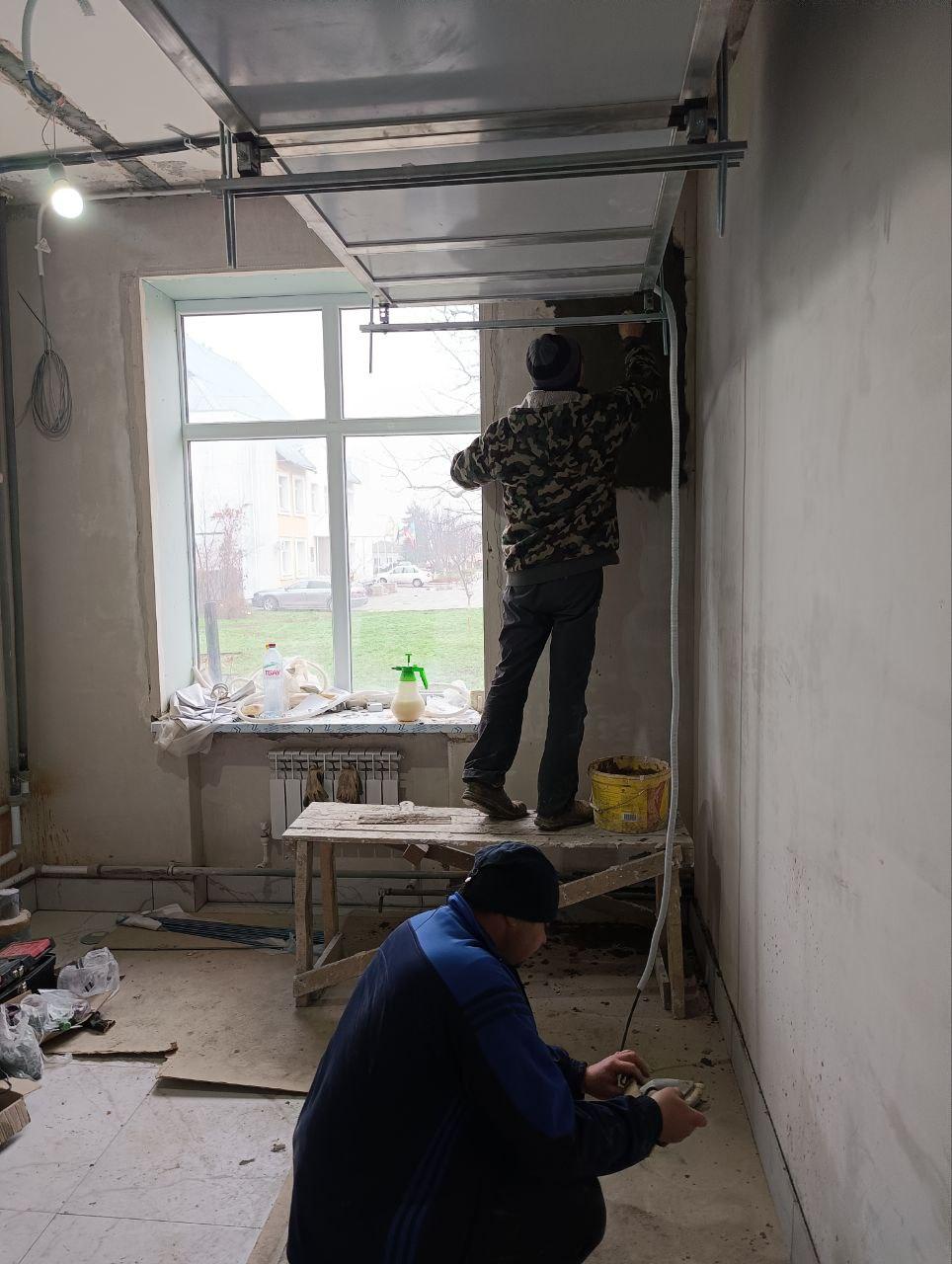 В здании Администрации Беловодского МО при участии региона-шефа начали подготовку площадки под пожарную лестницу В здании Администрации Беловодского МО при участии региона-шефа начали подготовку площадки под пожарную лестницу