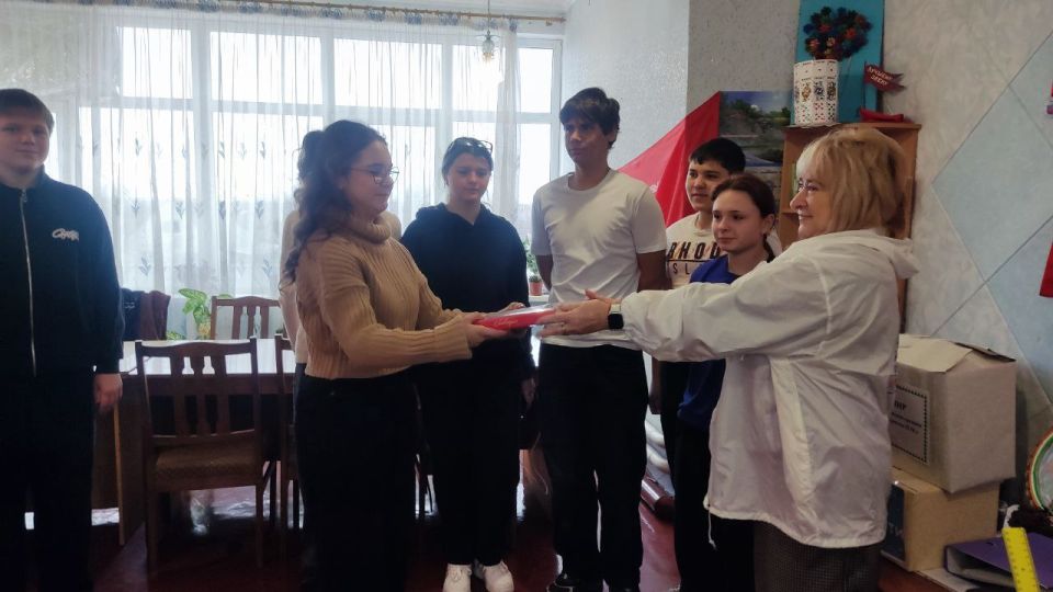 Председатель совета Станично-Луганского муниципального округа, секретарь Станично-Луганского местного отделения партии «Единая Россия» Татьяна Пономарёва поздравила жителей муниципалитета с Днем добровольца (волонтера) Председатель совета Станично-Луганского муниципального округа, секретарь Станично-Луганского местного отделения партии «Единая Россия» Татьяна Пономарёва поздравила жителей муниципалитета с Днем добровольца (волонтера)