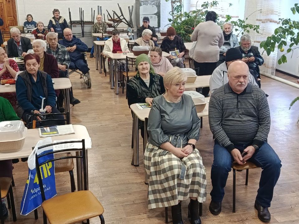 ДОБРО И ВНИМАНИЕ. В Международный день инвалидов депутат Совета Ровеньковского городского округа от фракции ЛДПР Елена Польжок посетила Ровеньковский дом-интернат для граждан преклонного возраста и инвалидов ДОБРО И ВНИМАНИЕ. В Международный день инвалидов депутат Совета Ровеньковского городского округа от фракции ЛДПР Елена Польжок посетила Ровеньковский дом-интернат для граждан преклонного возраста и инвалидов